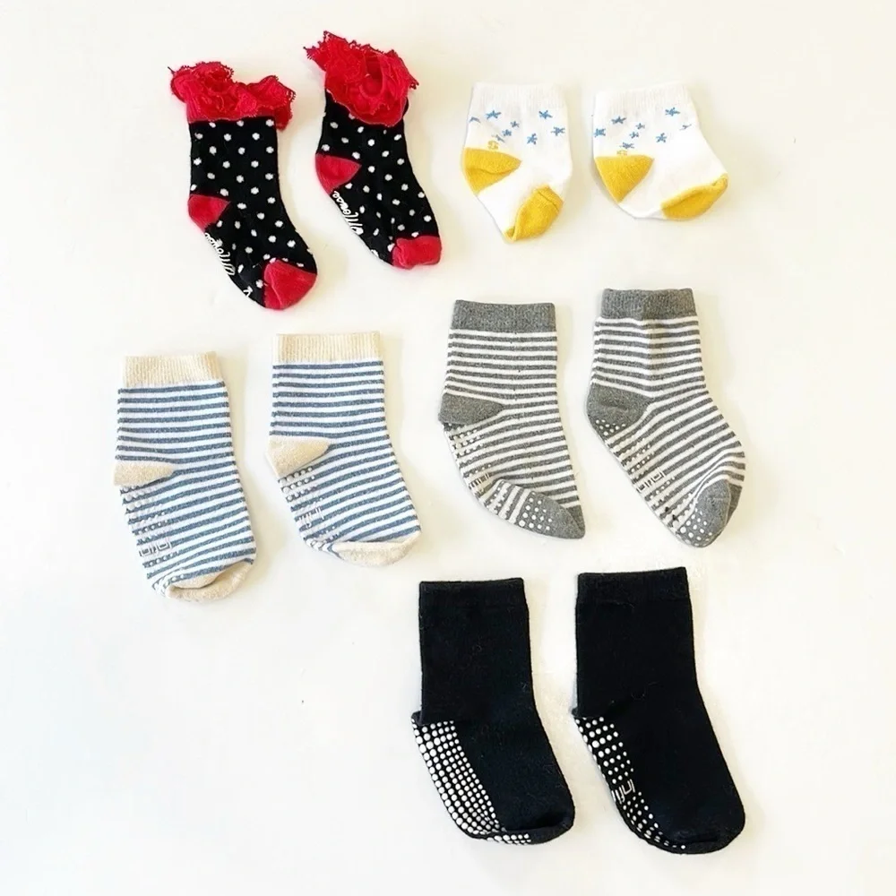 5 pairs of baby/toddler socks
